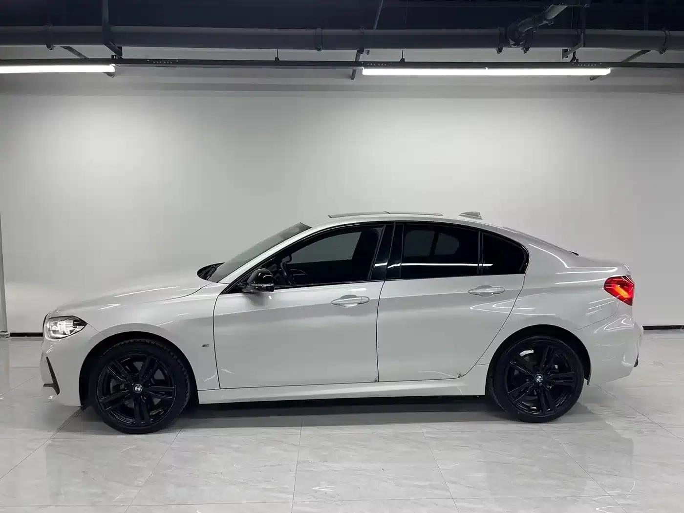 2022 BMW 1 Series 125i M Sport Shadow Edition — миниатюра 3