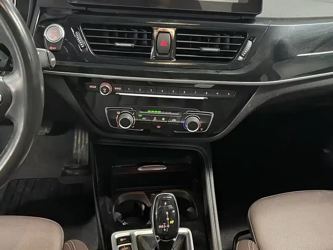 2022 BMW 1 Series 125i M Sport Shadow Edition — миниатюра 8