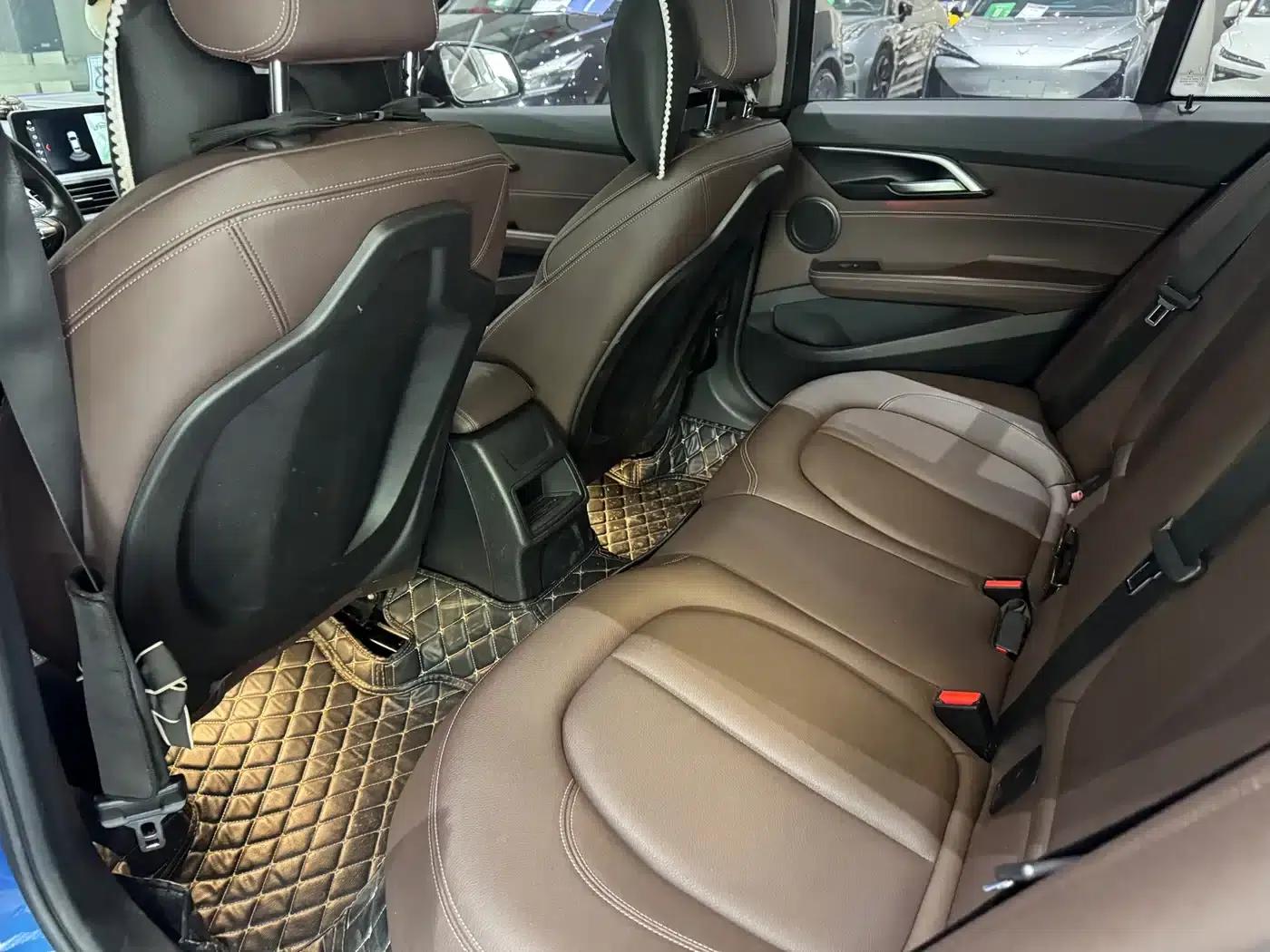 2019 BMW 1 Series 118i M Sport Package — миниатюра 5