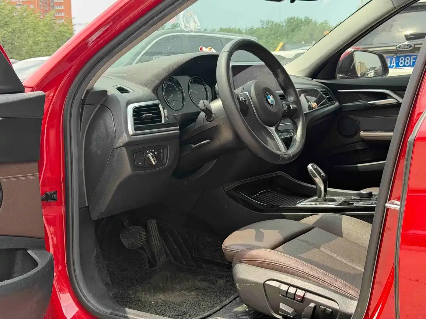 2020 BMW 1 Series 120i M Sport Package — миниатюра 7