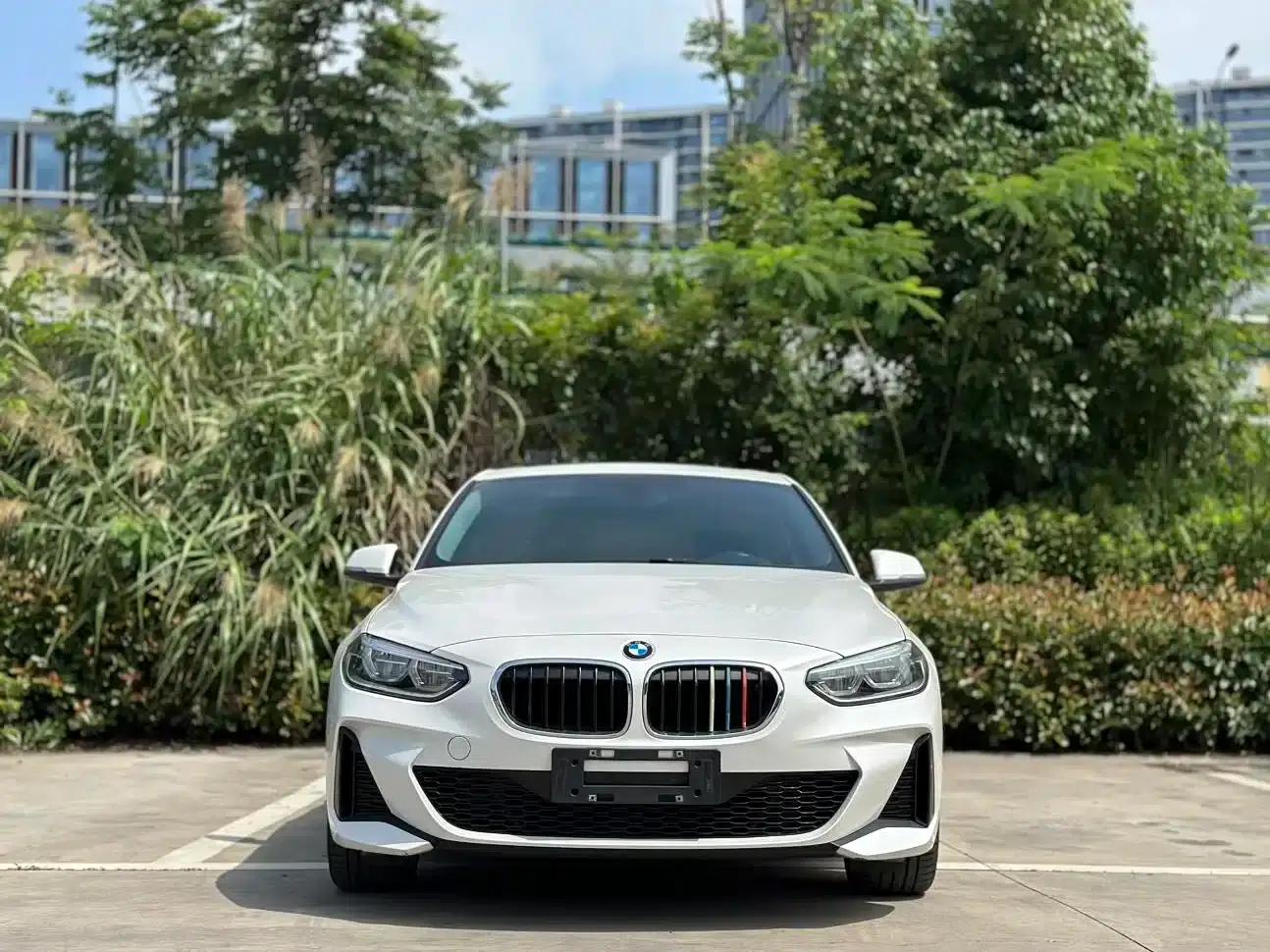 2020 BMW 1 Series 120i M Sport Package — миниатюра 2