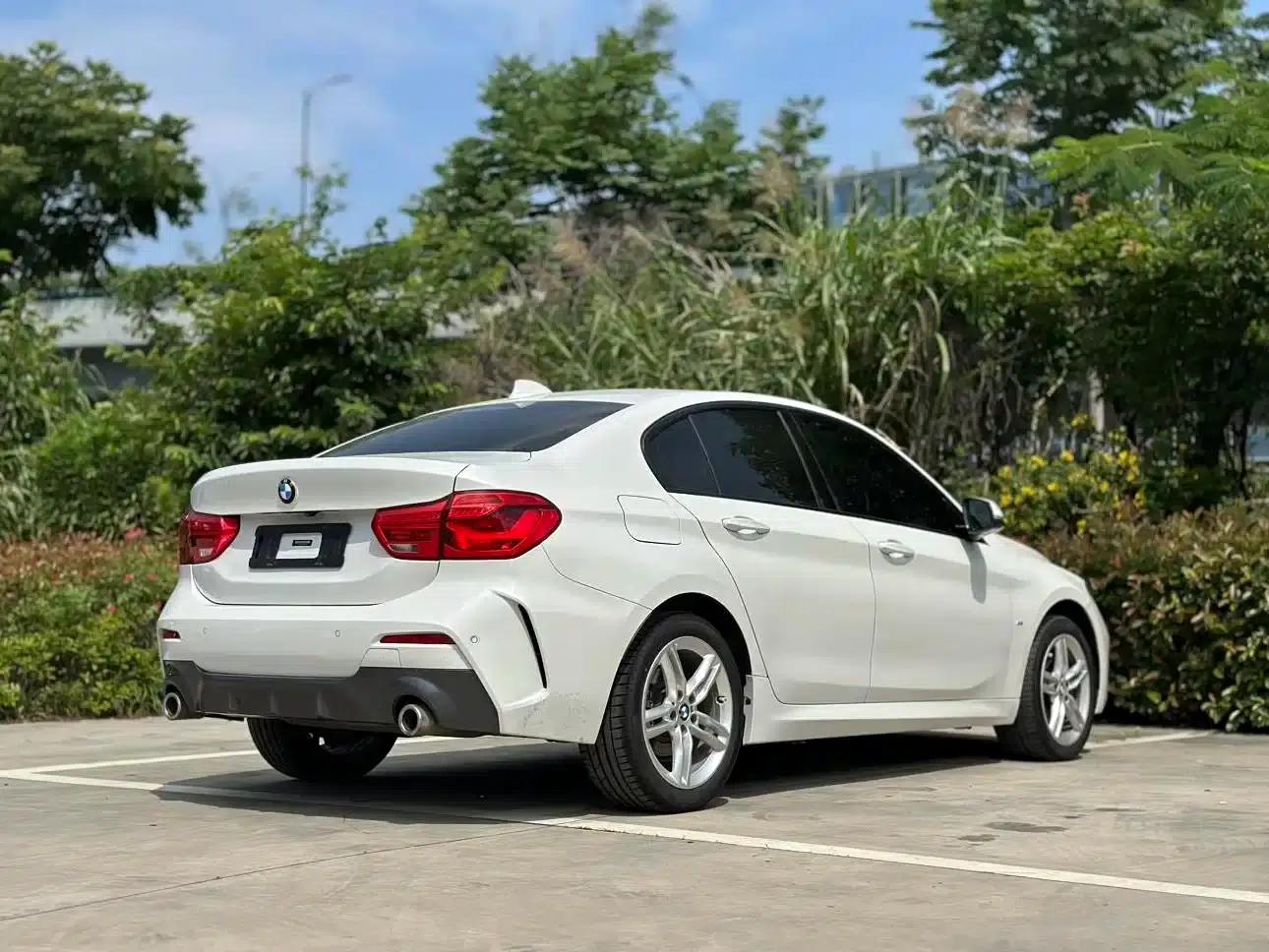 2020 BMW 1 Series 120i M Sport Package — миниатюра 13