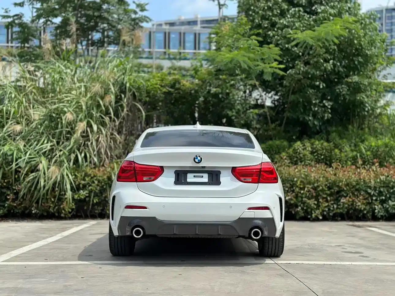 2020 BMW 1 Series 120i M Sport Package — миниатюра 18