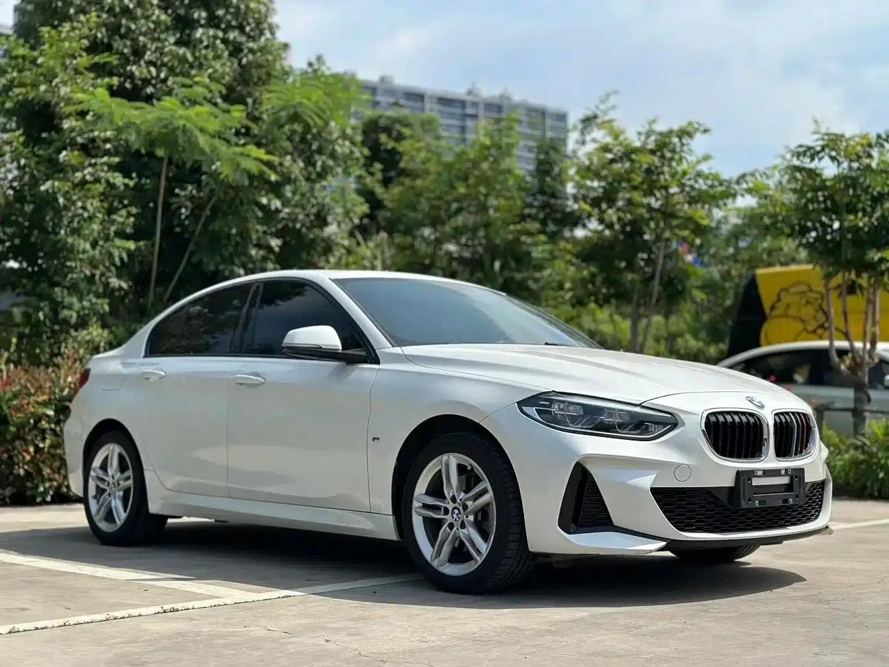 2020 BMW 1 Series 120i M Sport Package — миниатюра 3