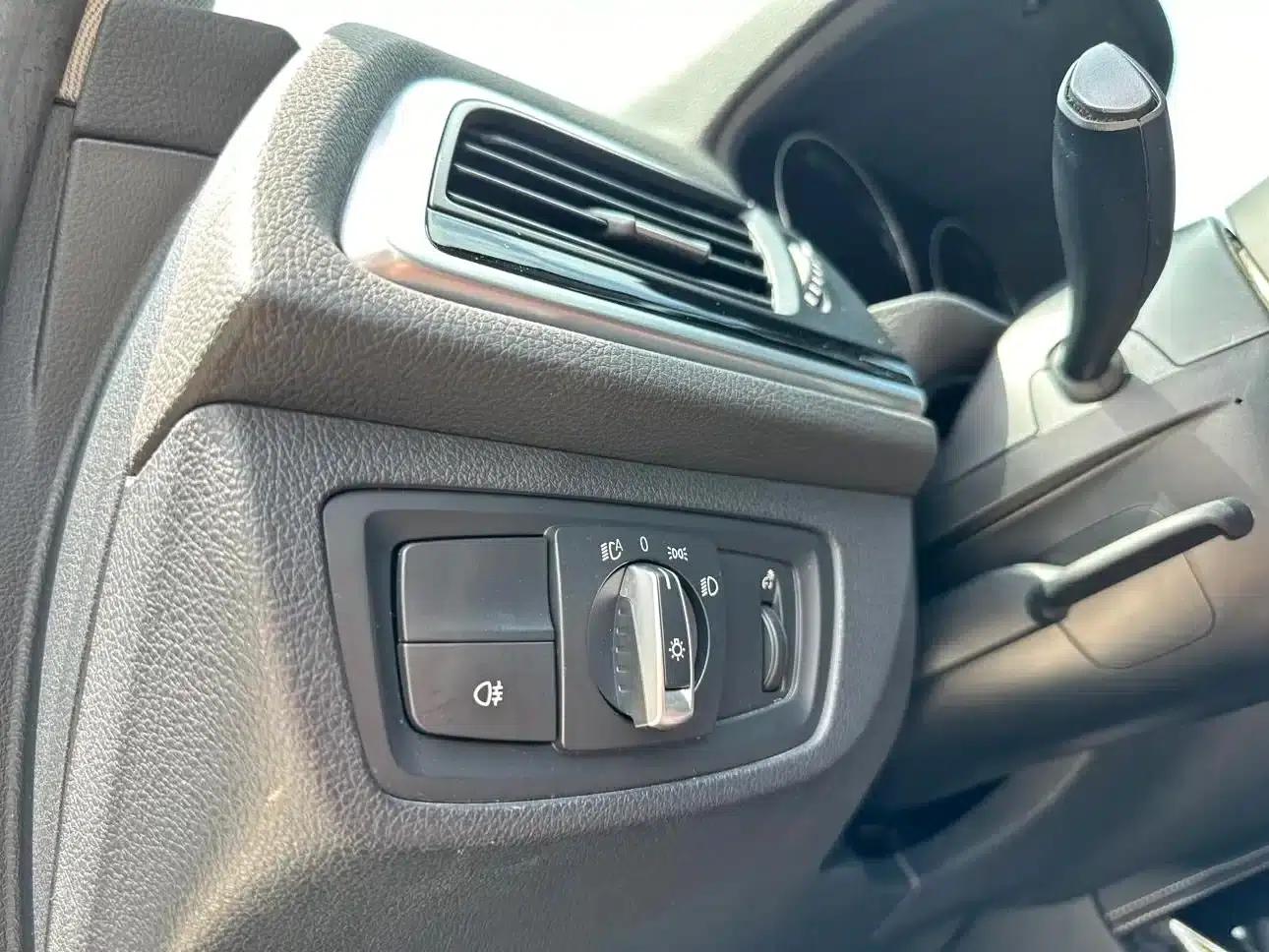 2020 BMW 1 Series 120i M Sport Package — миниатюра 24