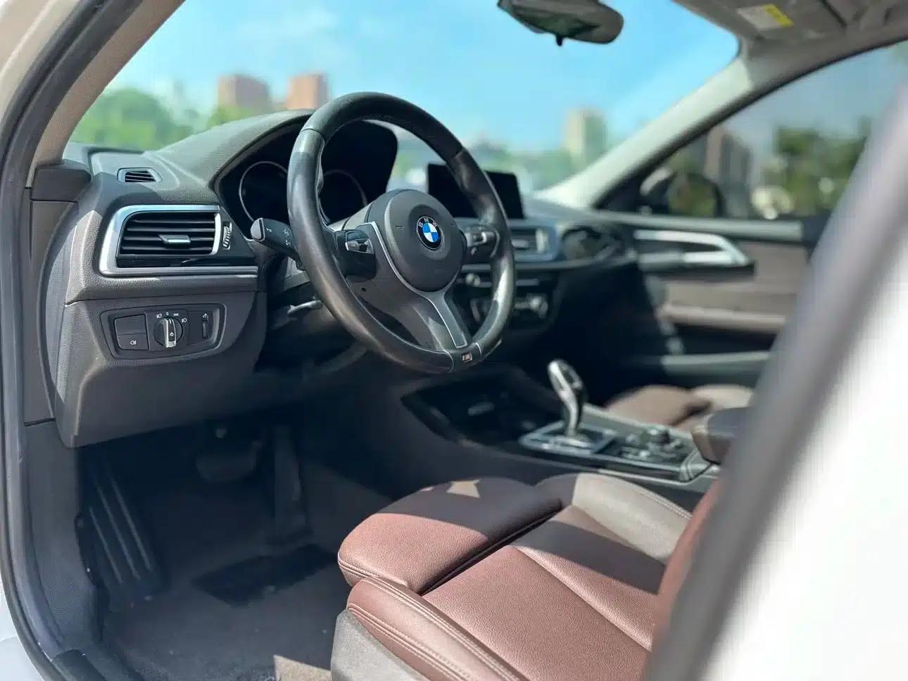 2020 BMW 1 Series 120i M Sport Package — миниатюра 5