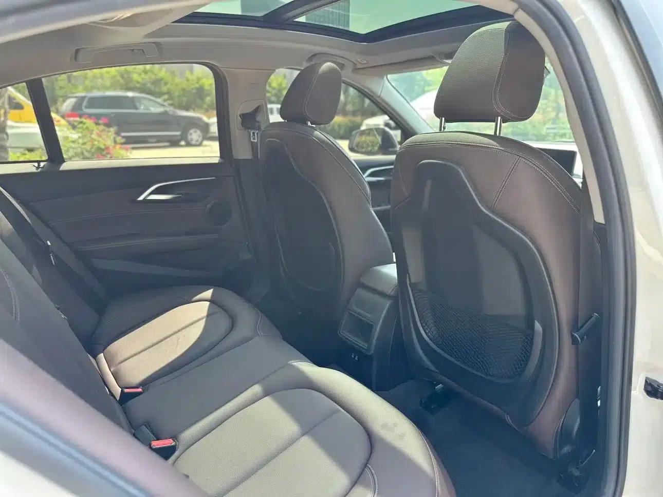 2020 BMW 1 Series 120i M Sport Package — миниатюра 6