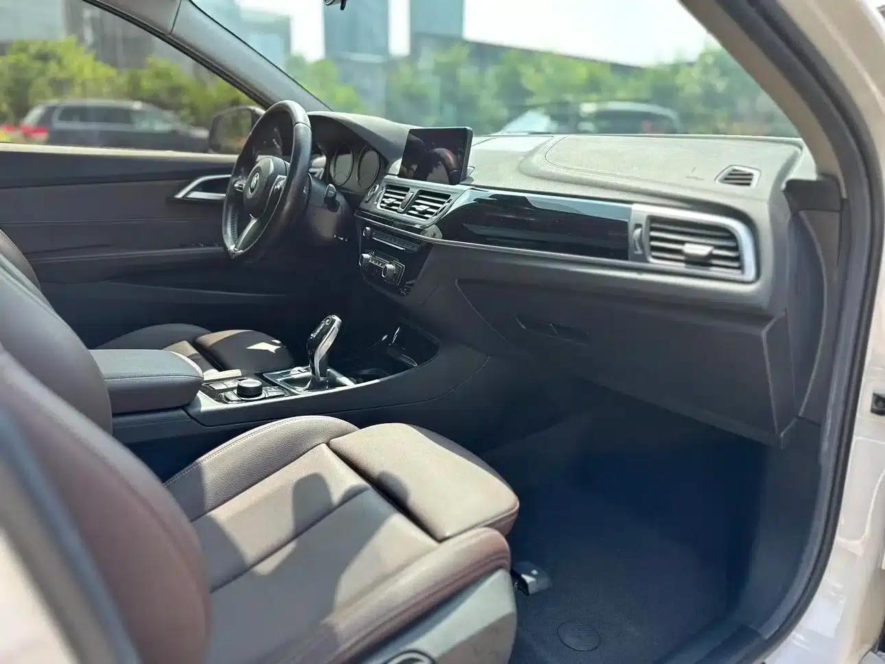 2020 BMW 1 Series 120i M Sport Package — миниатюра 8