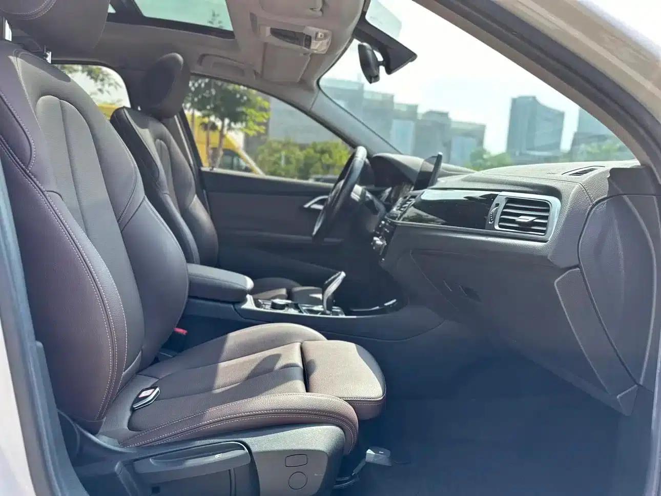2020 BMW 1 Series 120i M Sport Package — миниатюра 10