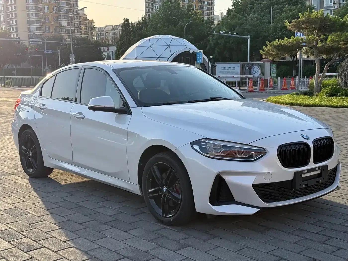 2020 BMW 1 Series 120i M Sport Package — миниатюра 3
