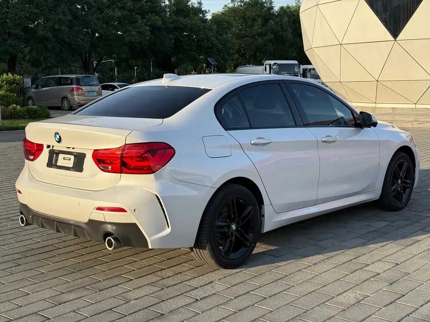 2020 BMW 1 Series 120i M Sport Package — миниатюра 4