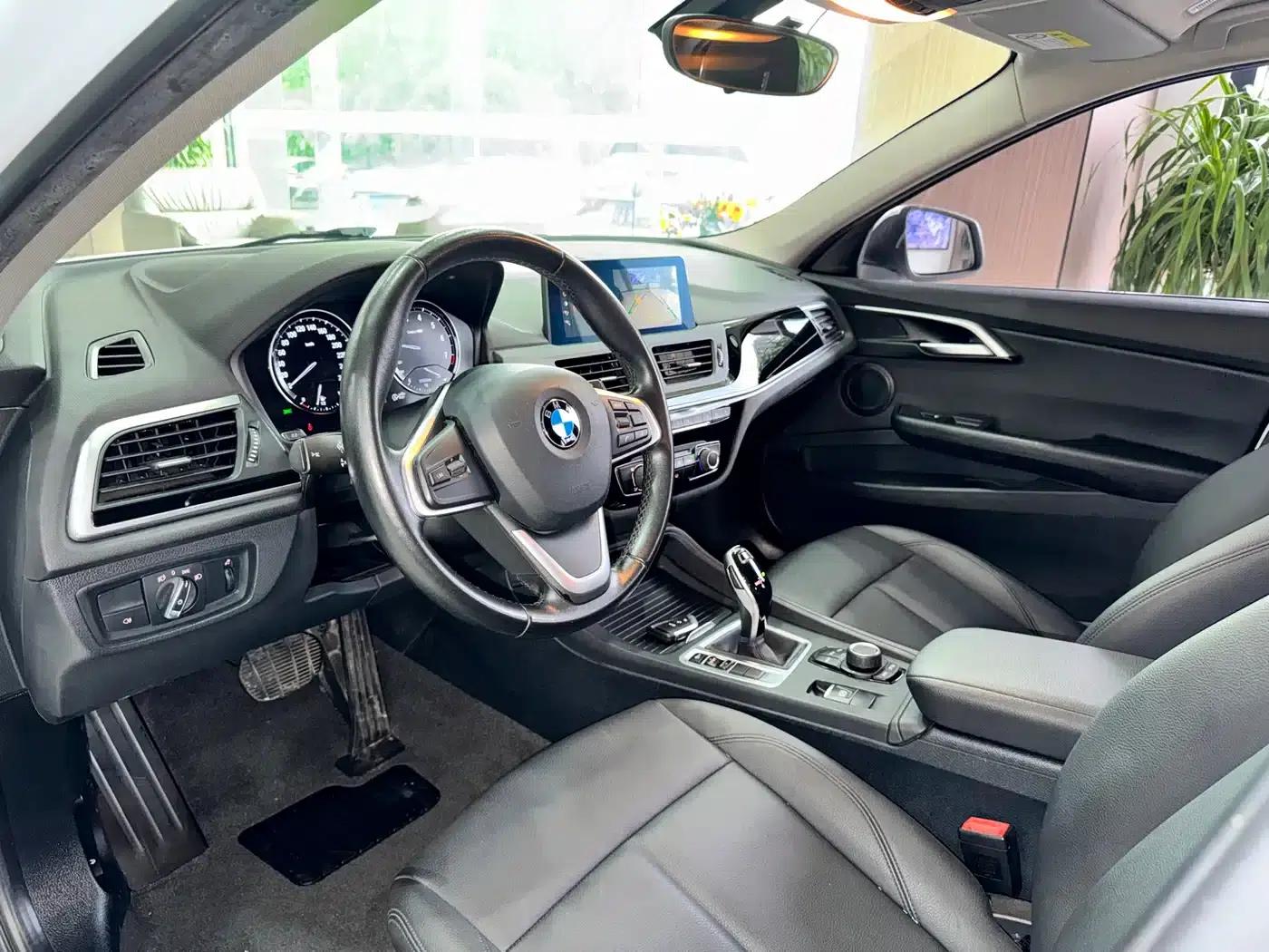 BMW 1 Series 2020 120i Fashion Edition — миниатюра 9