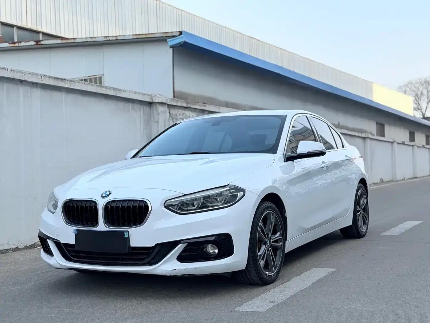 2017 BMW 1 Series 118i Sport — миниатюра 1
