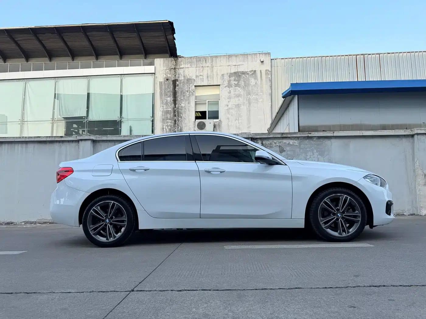 2017 BMW 1 Series 118i Sport — миниатюра 11