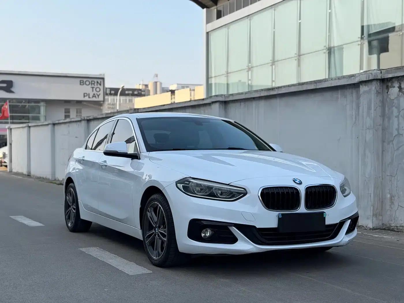 2017 BMW 1 Series 118i Sport — миниатюра 3