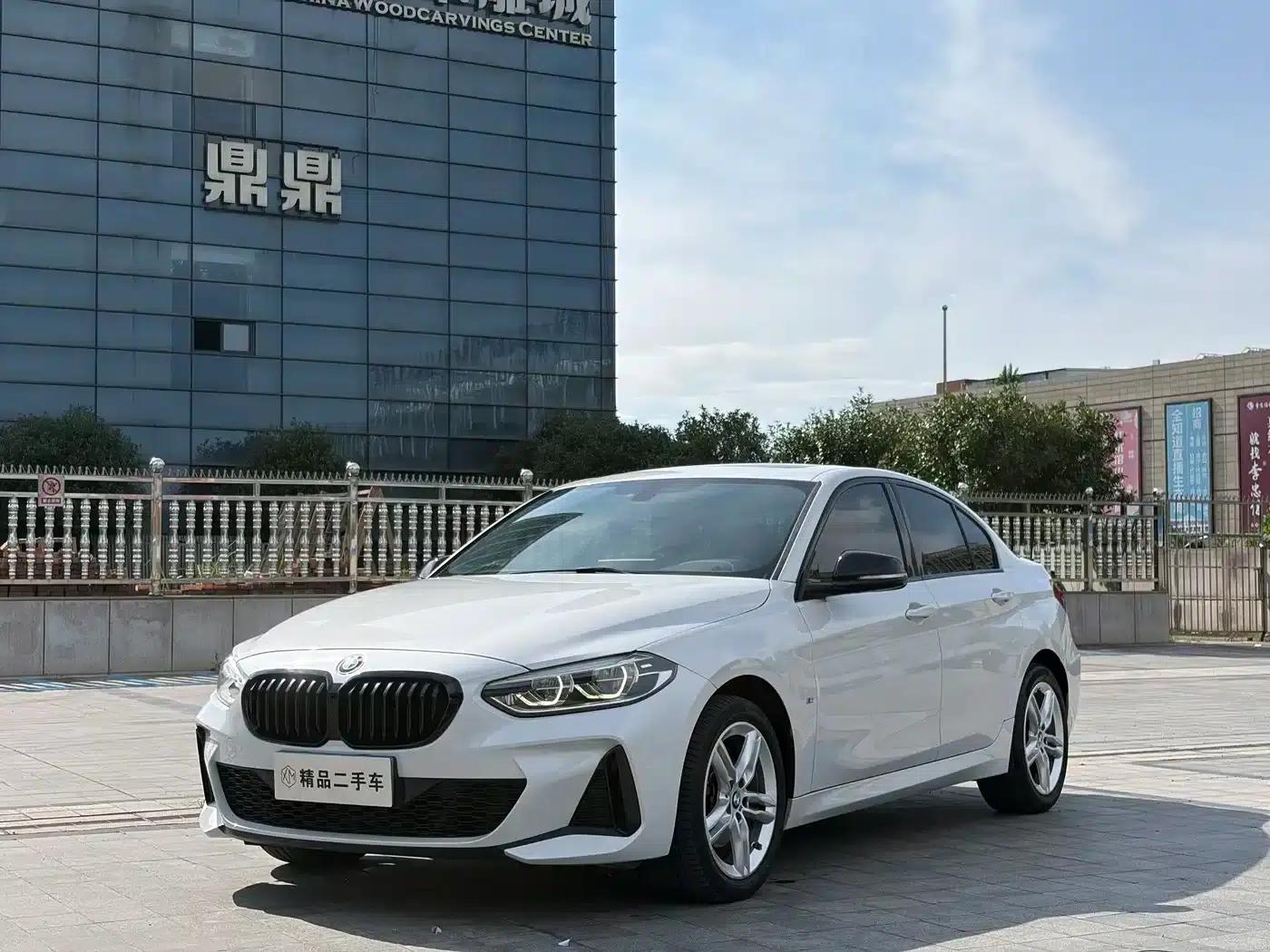 2020 BMW 1 Series 120i M Sport Package — миниатюра 1