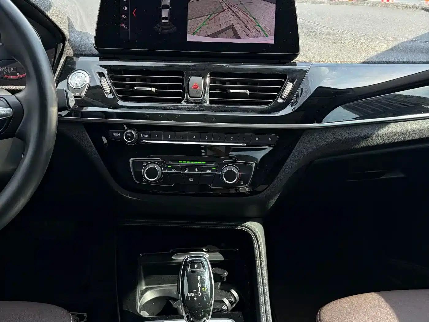 2020 BMW 1 Series 120i M Sport Package — миниатюра 12