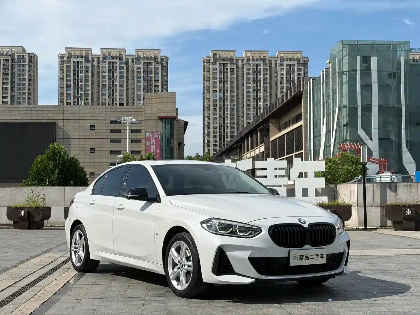 2020 BMW 1 Series 120i M Sport Package — миниатюра 3