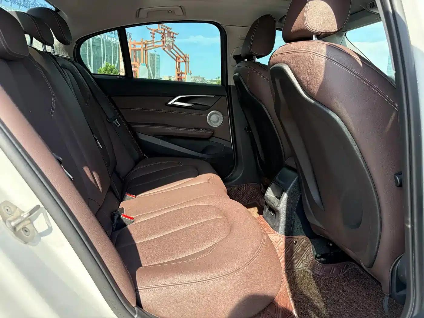 2020 BMW 1 Series 120i M Sport Package — миниатюра 6
