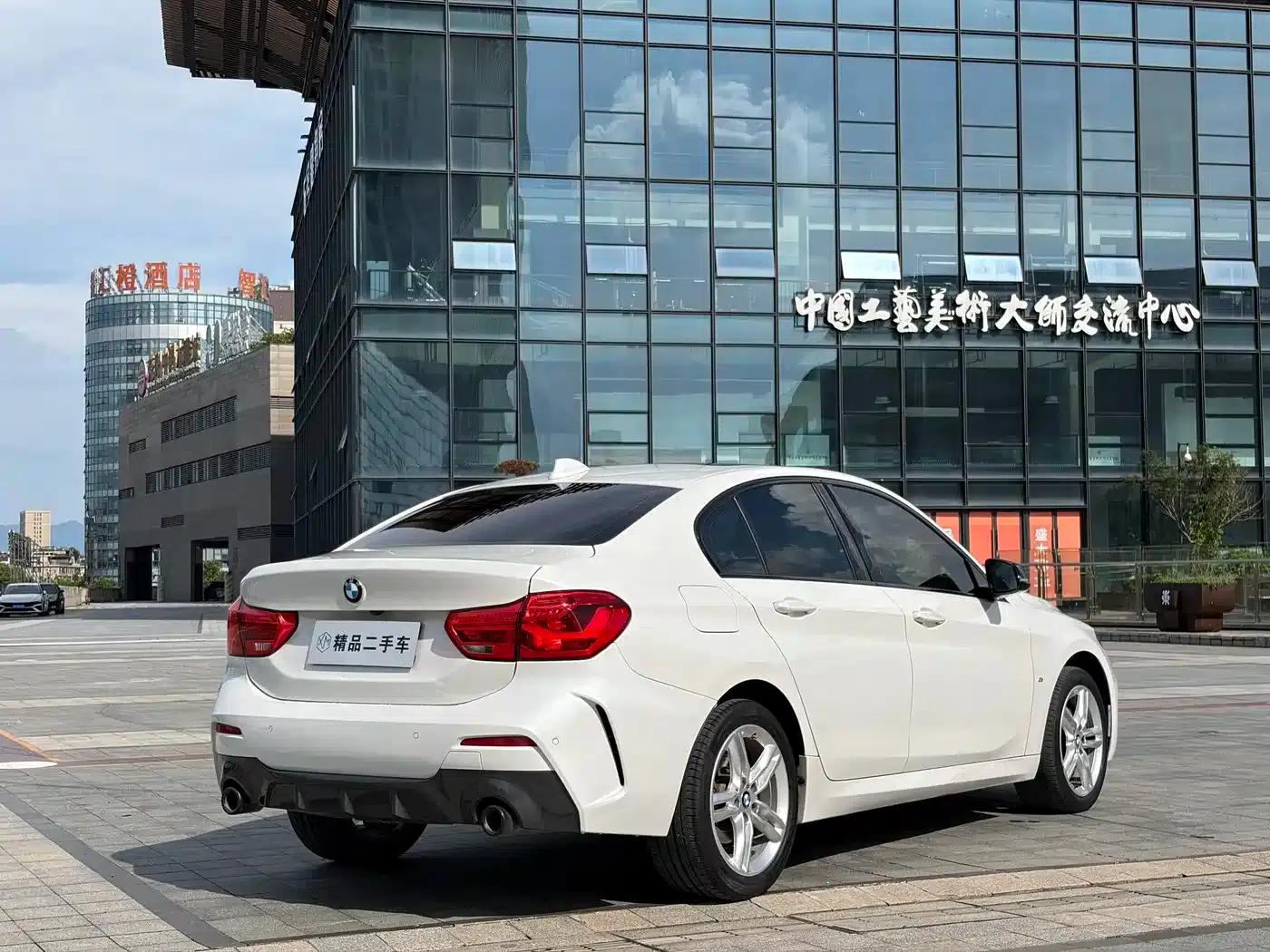 2020 BMW 1 Series 120i M Sport Package — миниатюра 9