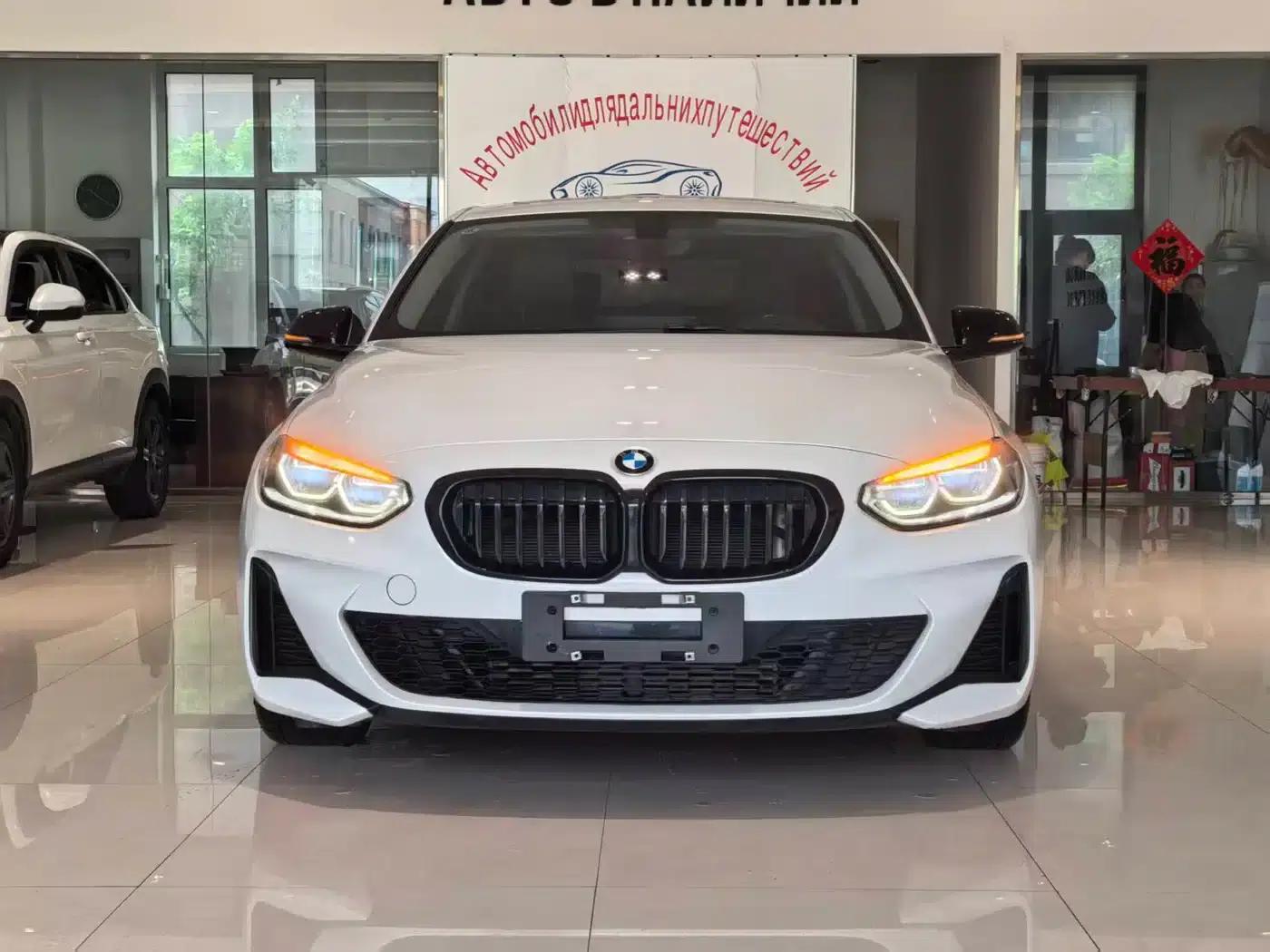 2023 BMW 1 Series 120i M Sport Edition — миниатюра 2