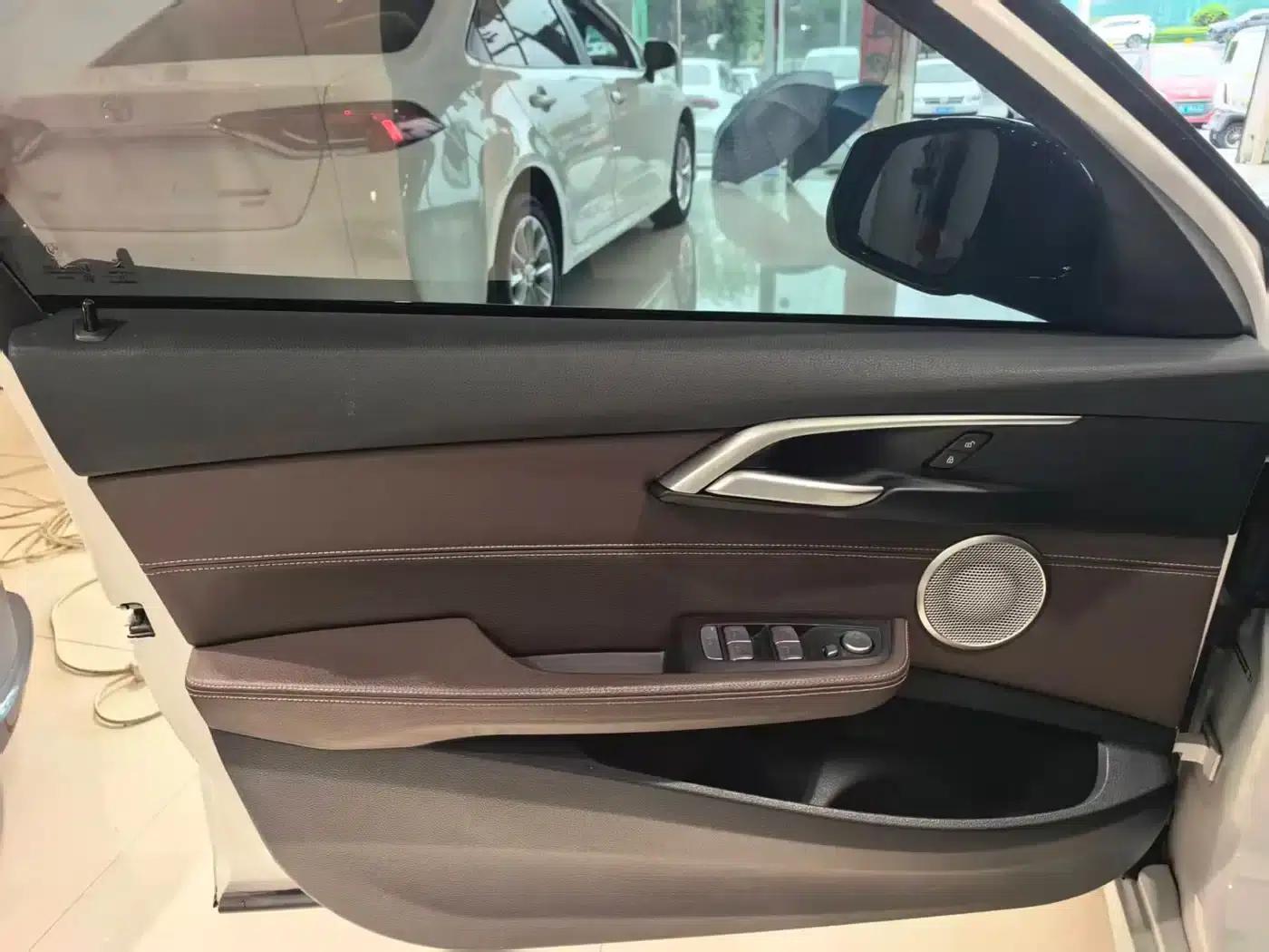 2023 BMW 1 Series 120i M Sport Edition — миниатюра 11