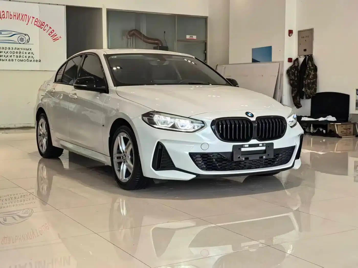 2023 BMW 1 Series 120i M Sport Edition — миниатюра 3