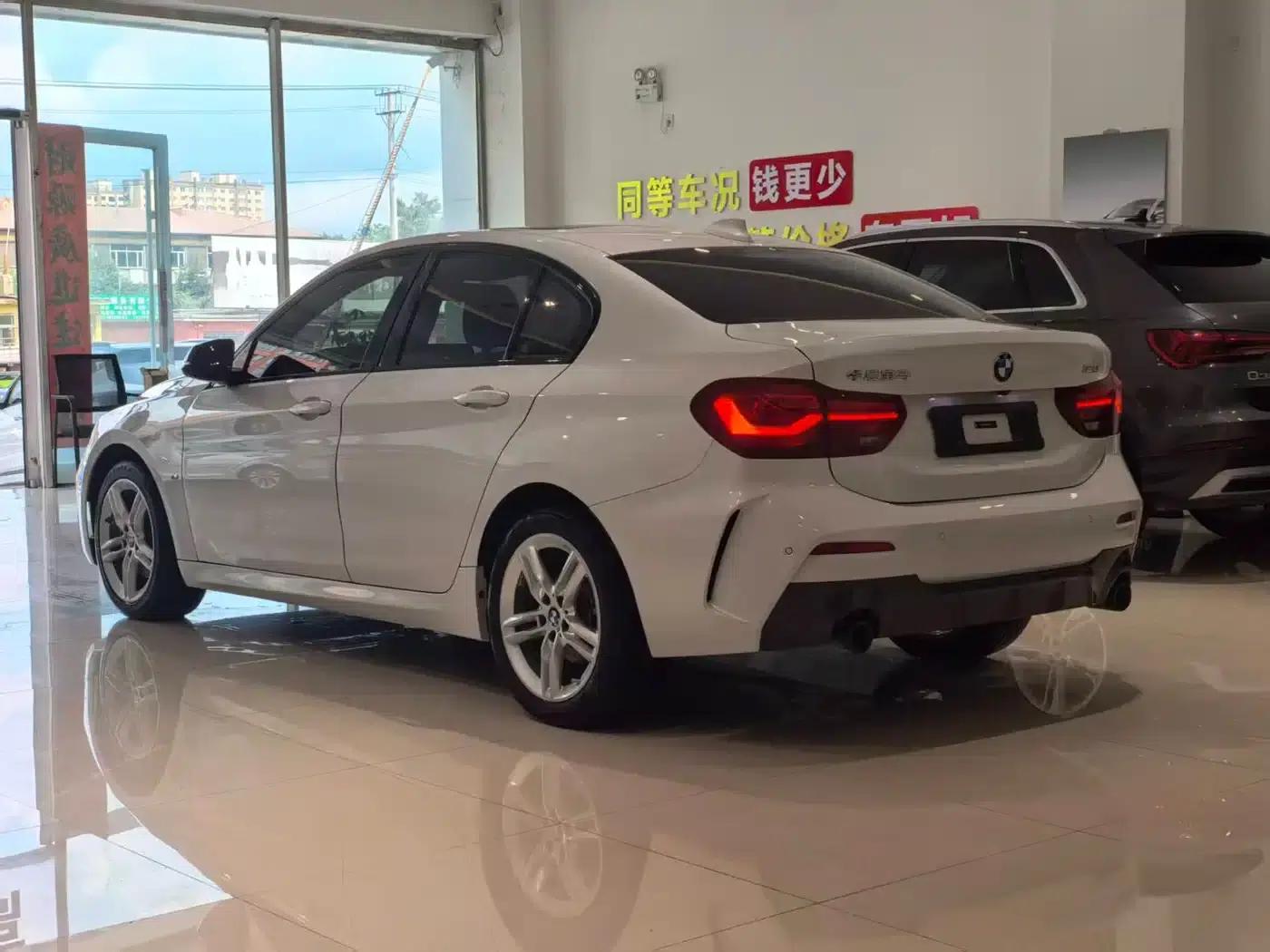 2023 BMW 1 Series 120i M Sport Edition — миниатюра 4