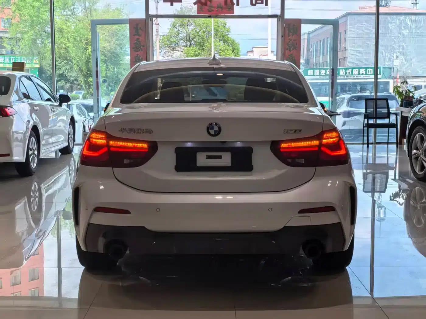 2023 BMW 1 Series 120i M Sport Edition — миниатюра 5