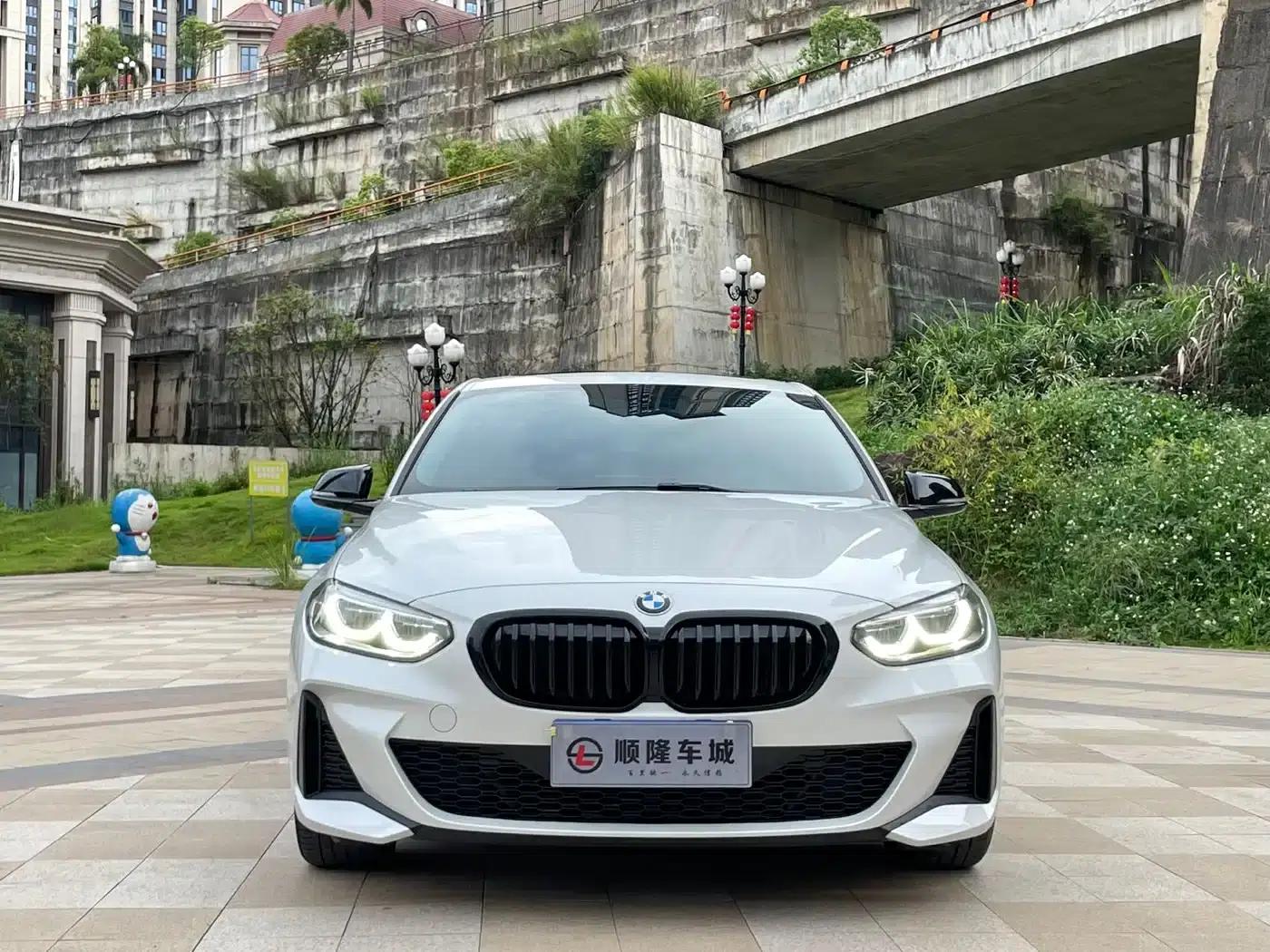 2023 BMW 1 Series 120i M Sport Edition — миниатюра 2