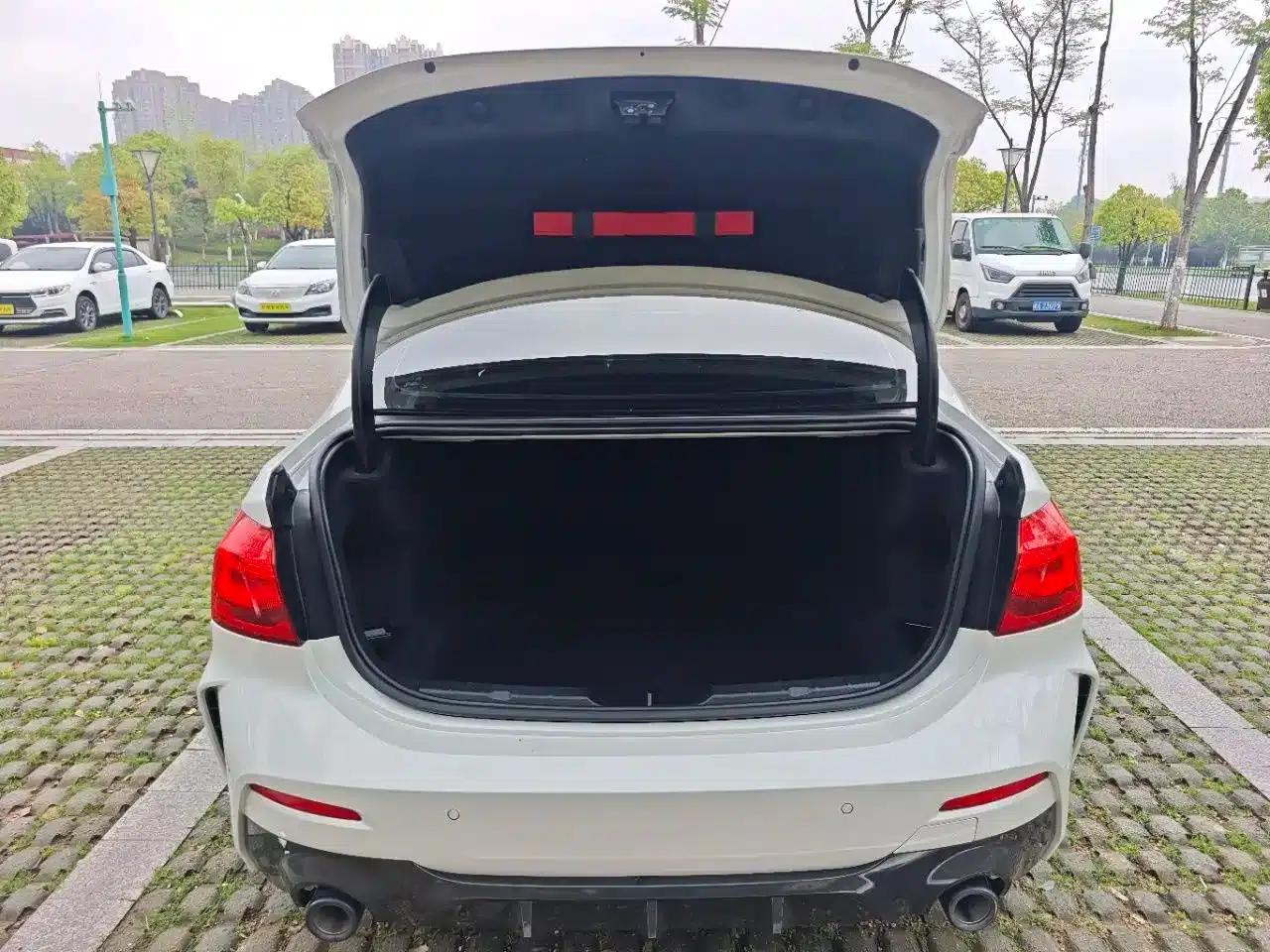 2022 BMW 1 Series 120i M Sport Shadow Edition — миниатюра 14