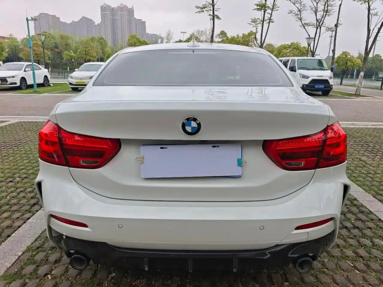 2022 BMW 1 Series 120i M Sport Shadow Edition — миниатюра 5