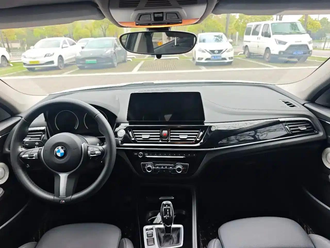 2022 BMW 1 Series 120i M Sport Shadow Edition — миниатюра 9
