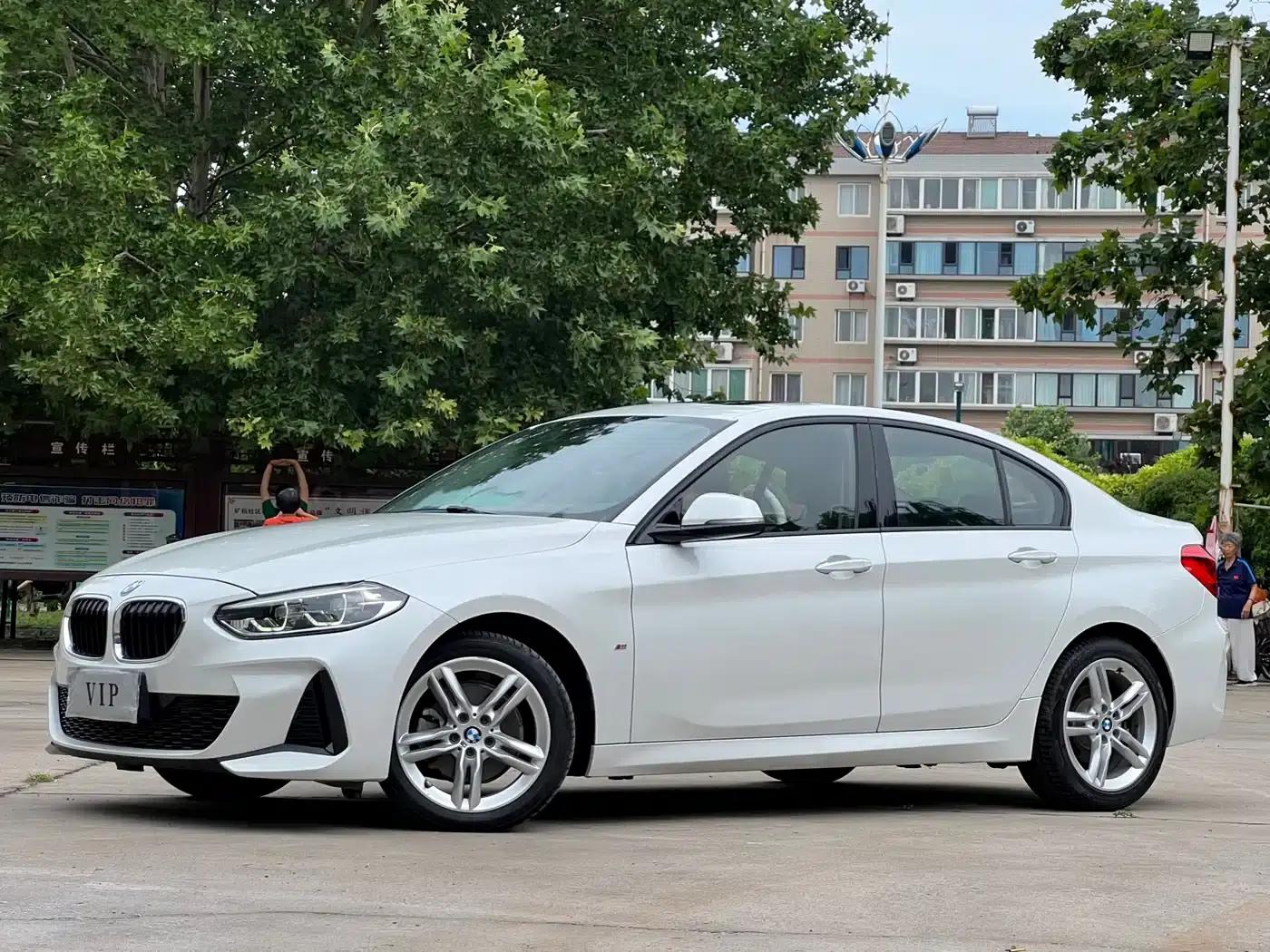 2019 BMW 1 Series 118i M Sport Package — миниатюра 1