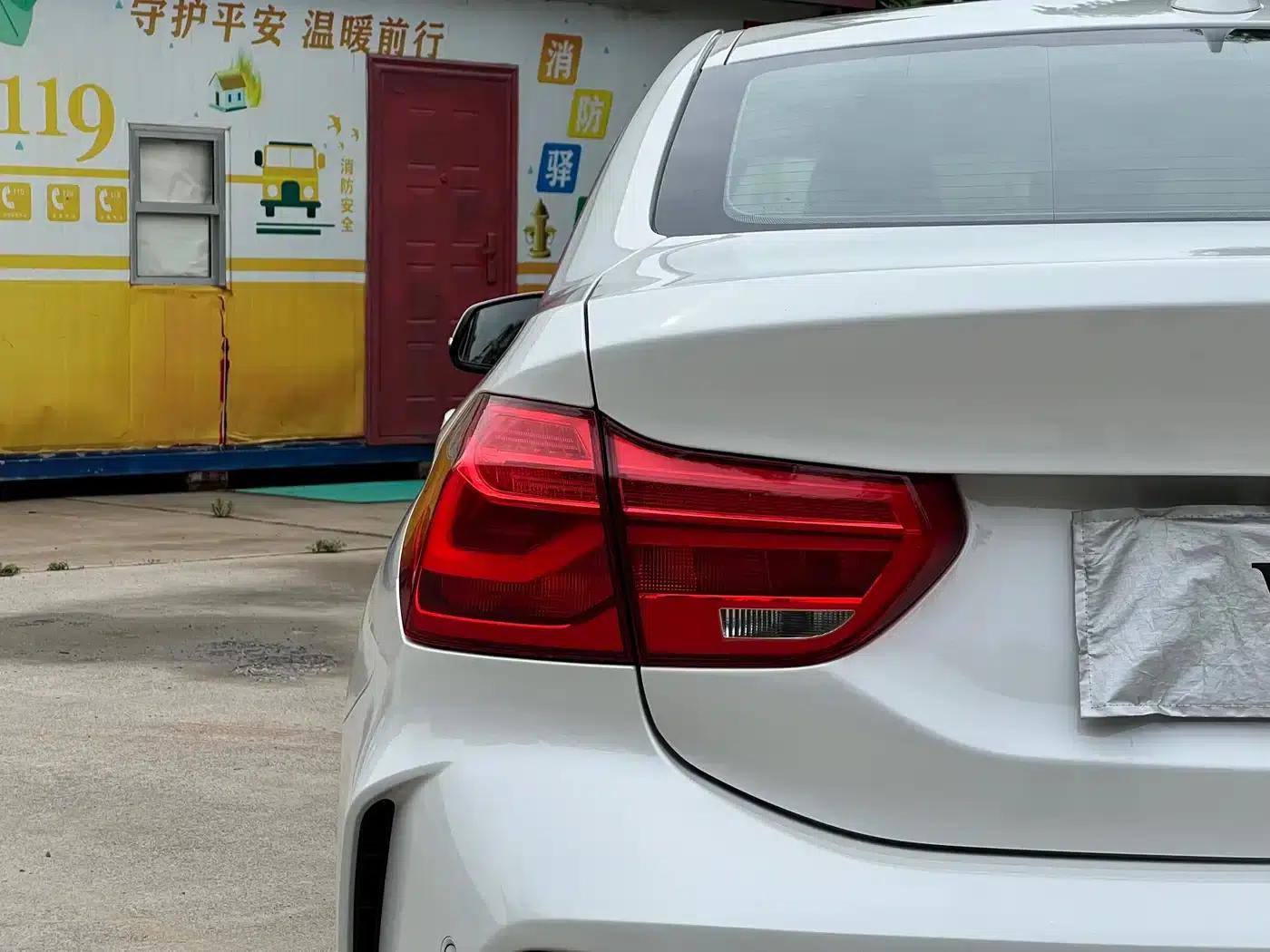 2019 BMW 1 Series 118i M Sport Package — миниатюра 11