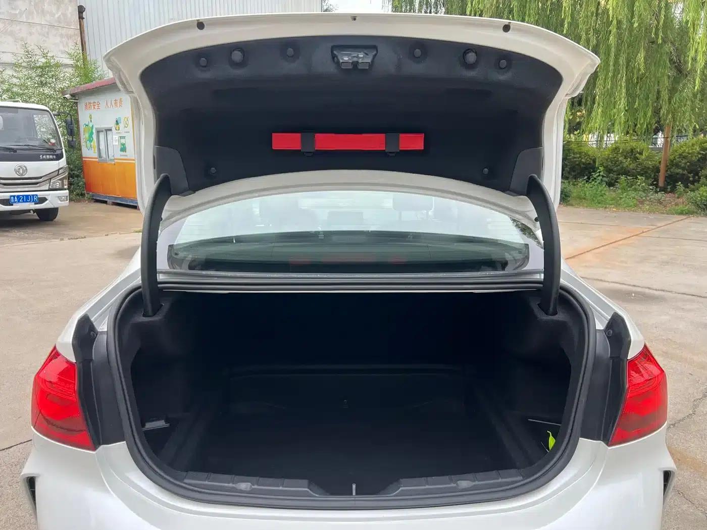 2019 BMW 1 Series 118i M Sport Package — миниатюра 20
