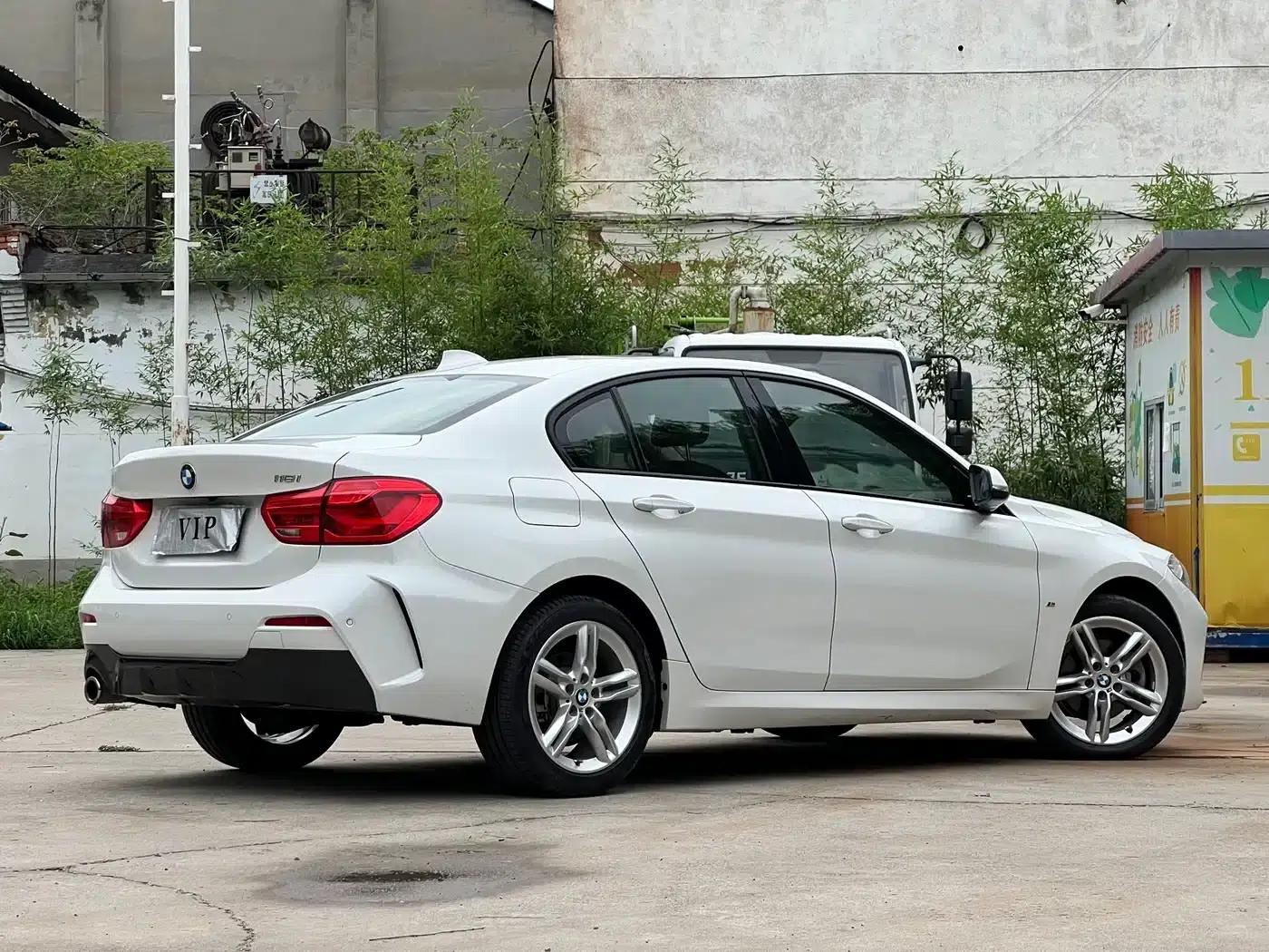 2019 BMW 1 Series 118i M Sport Package — миниатюра 6