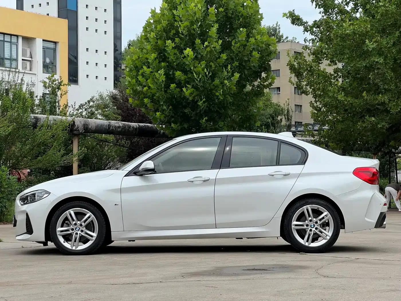 2019 BMW 1 Series 118i M Sport Package — миниатюра 7