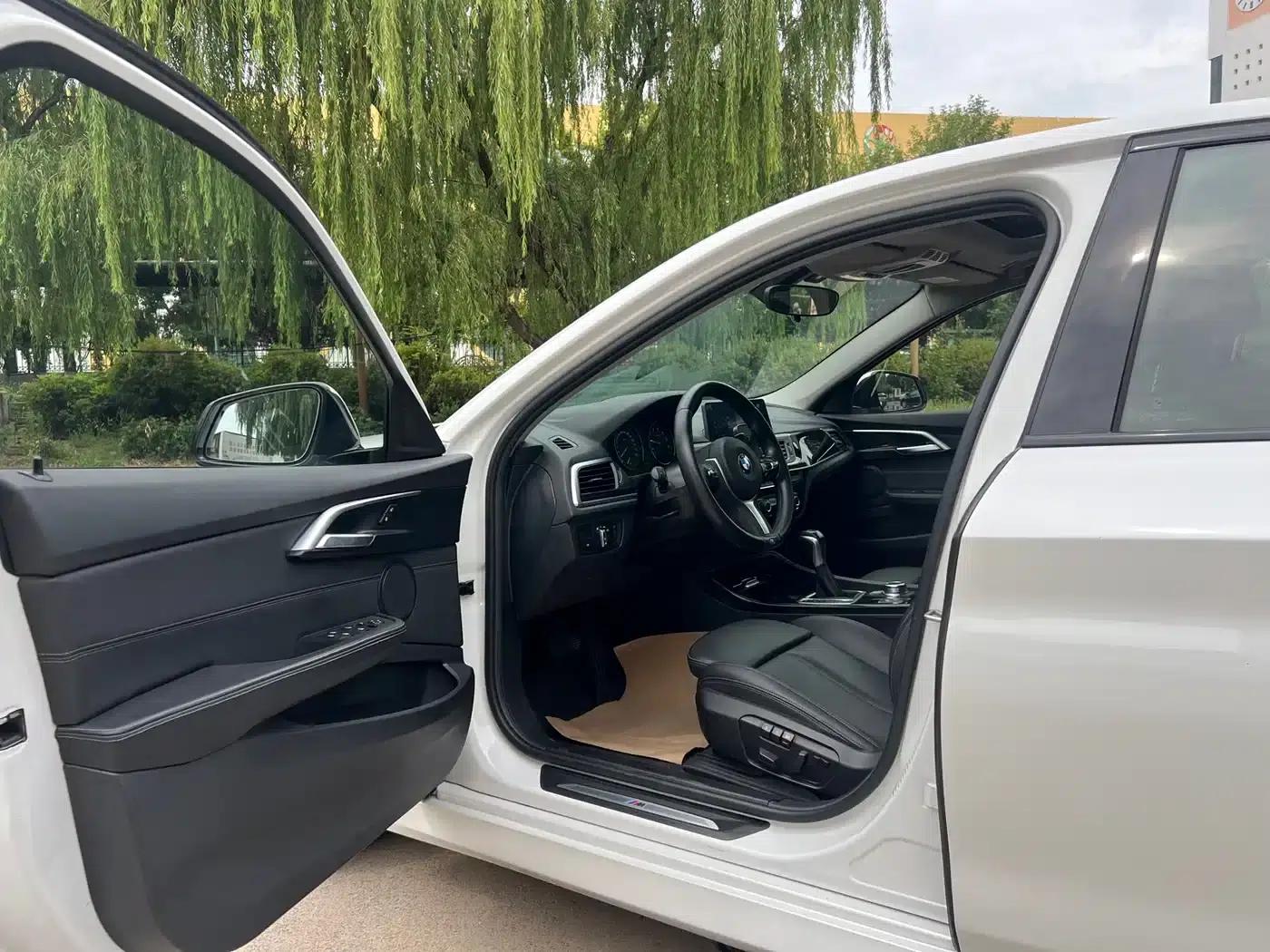 2019 BMW 1 Series 118i M Sport Package — миниатюра 10