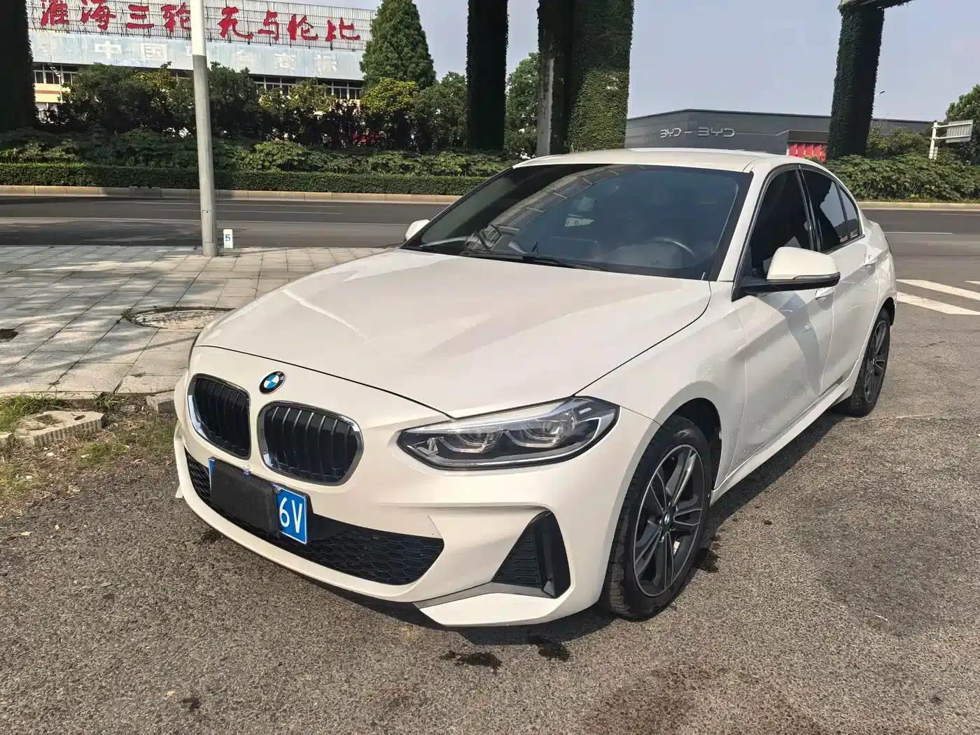 2023 BMW 1 Series 120i M Sport — миниатюра 1