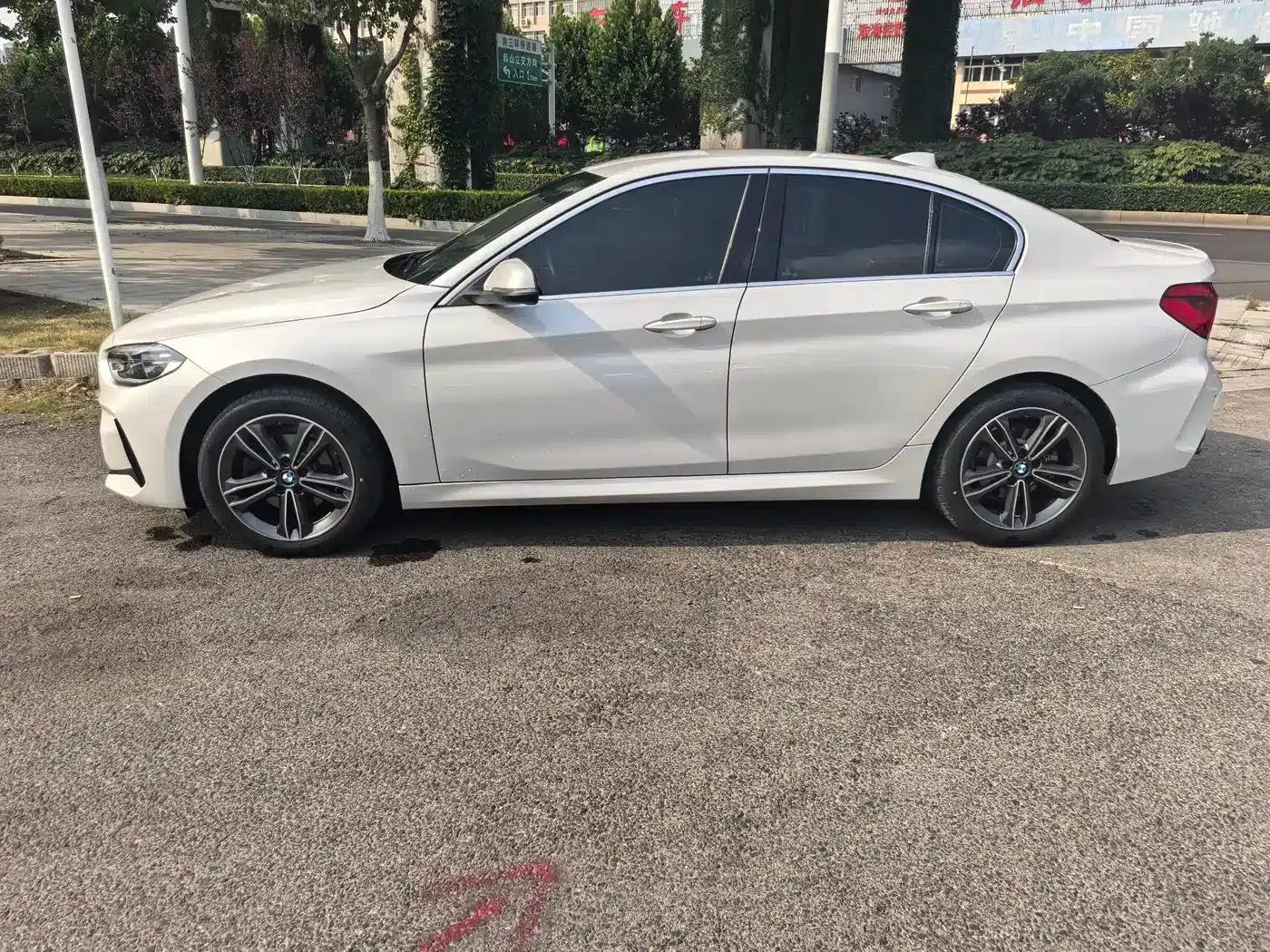 2023 BMW 1 Series 120i M Sport — миниатюра 2