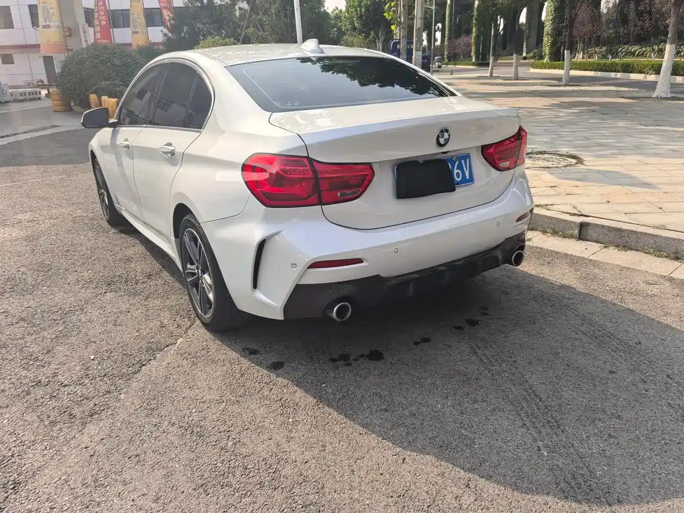 2023 BMW 1 Series 120i M Sport — миниатюра 3