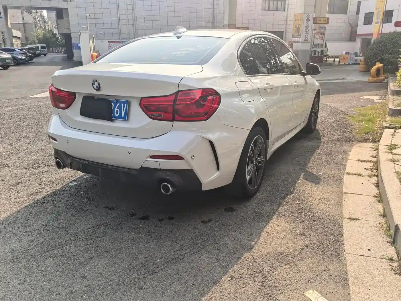 2023 BMW 1 Series 120i M Sport — миниатюра 5