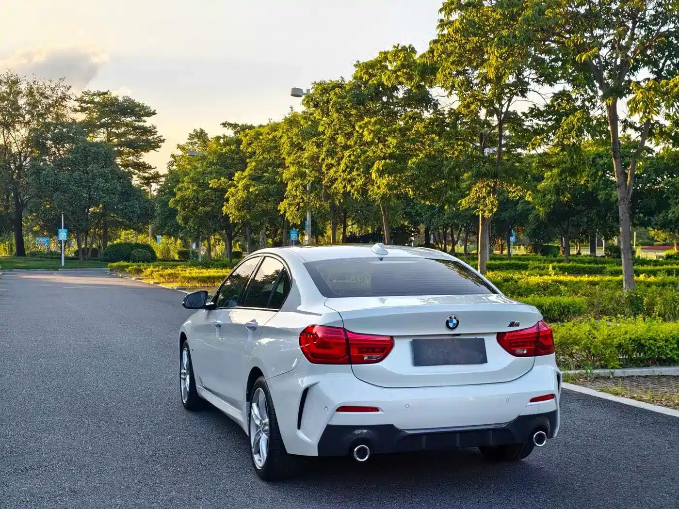 2020 BMW 1 Series 120i M Sport Package — миниатюра 7