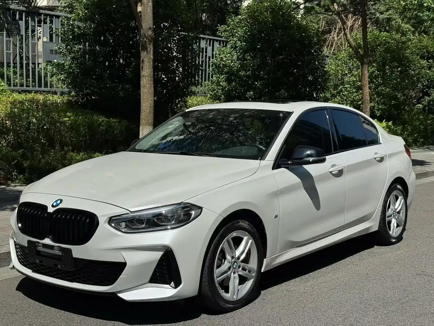 2022 BMW 1 Series 120i M Sport — миниатюра 1