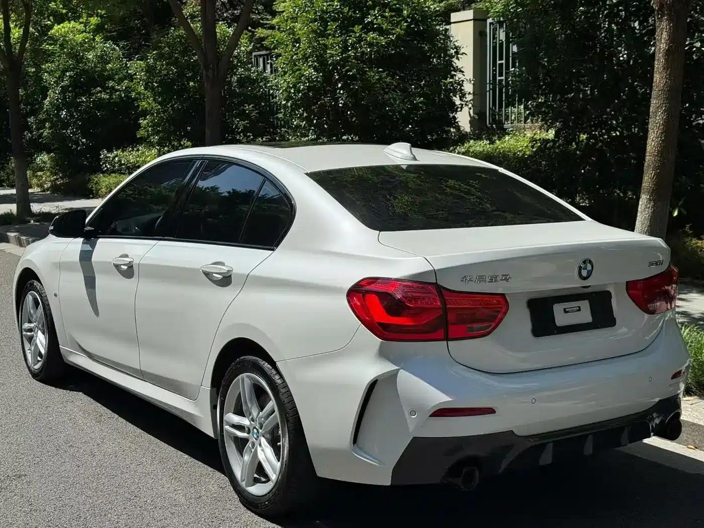 2022 BMW 1 Series 120i M Sport — миниатюра 8