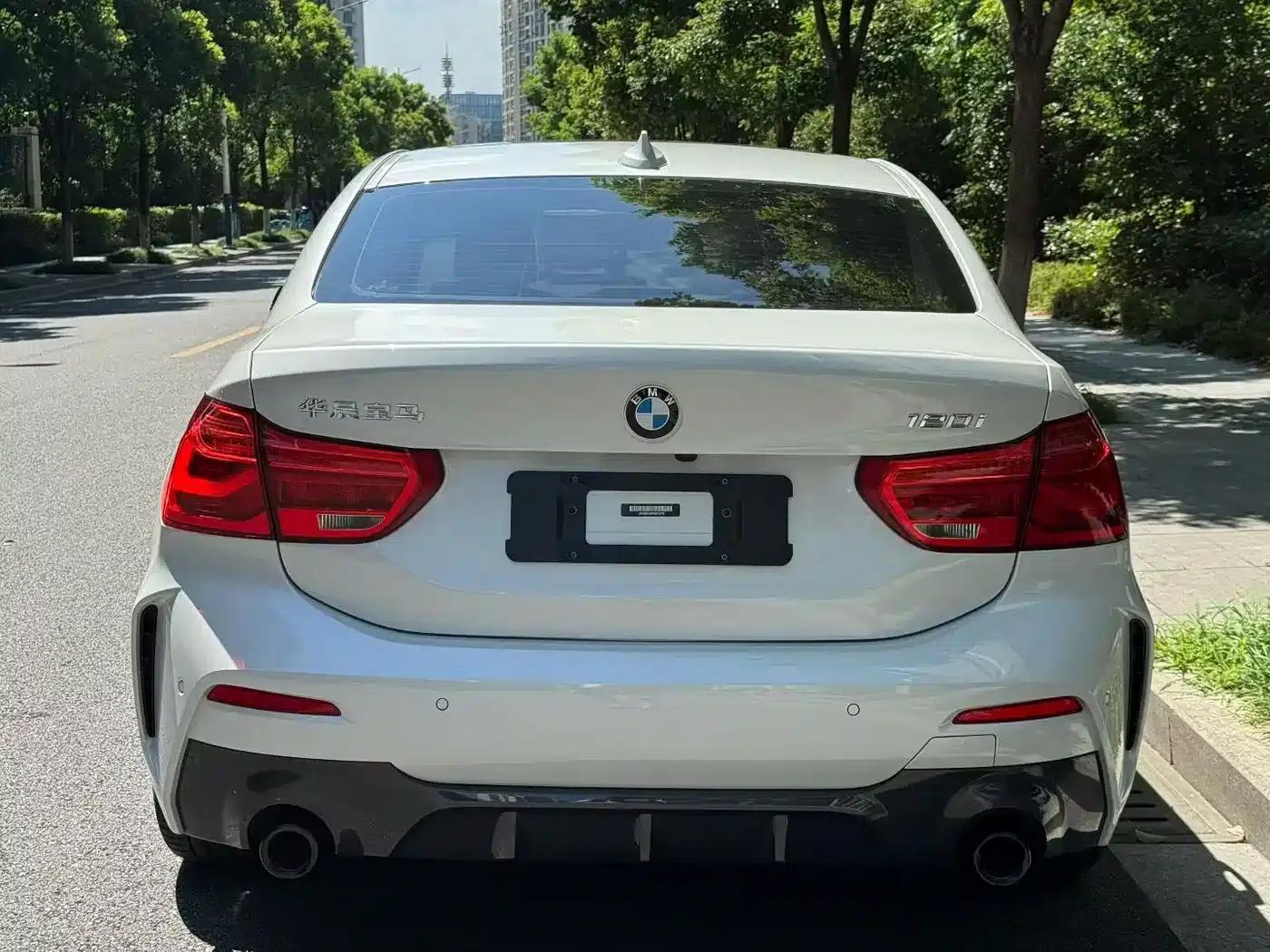 2022 BMW 1 Series 120i M Sport — миниатюра 9