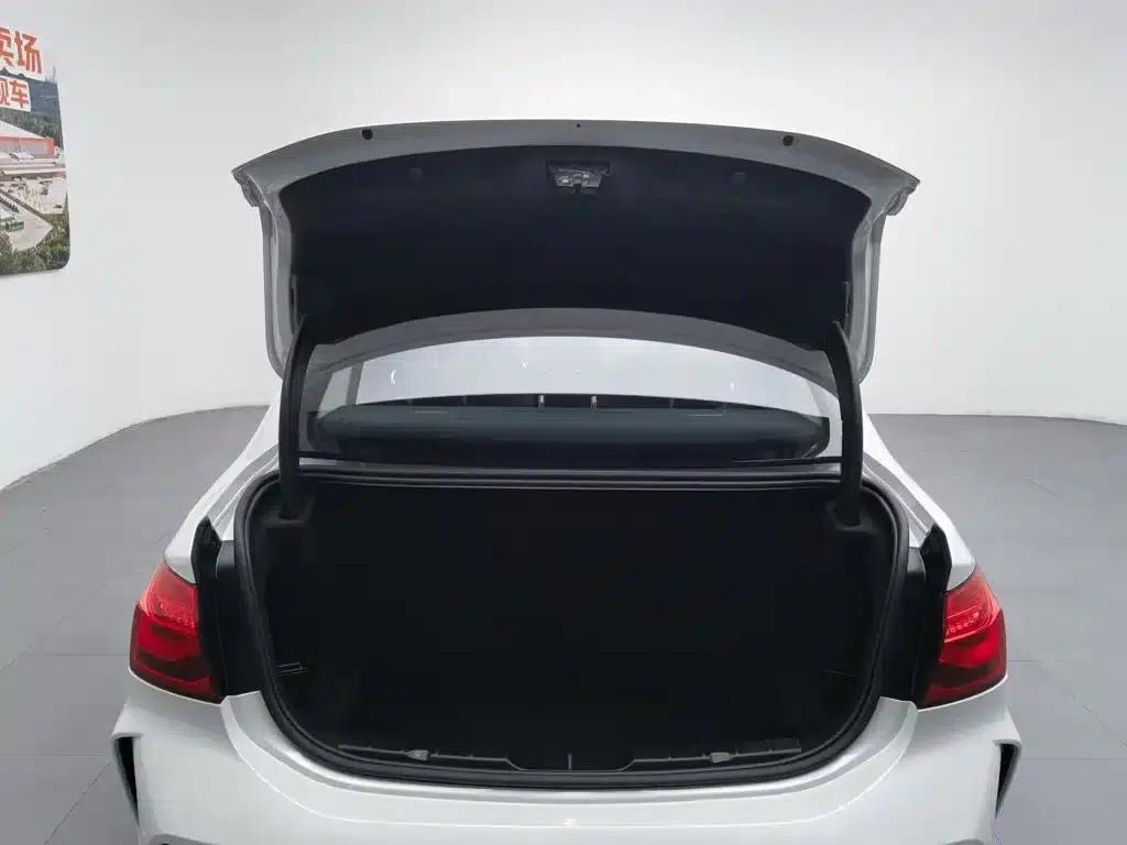 BMW 1 Series 2021 Facelift 120i M Sport Shadow Edition — миниатюра 16