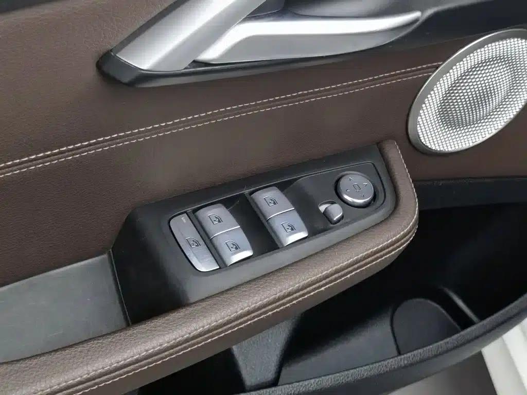 BMW 1 Series 2021 Facelift 120i M Sport Shadow Edition — миниатюра 9