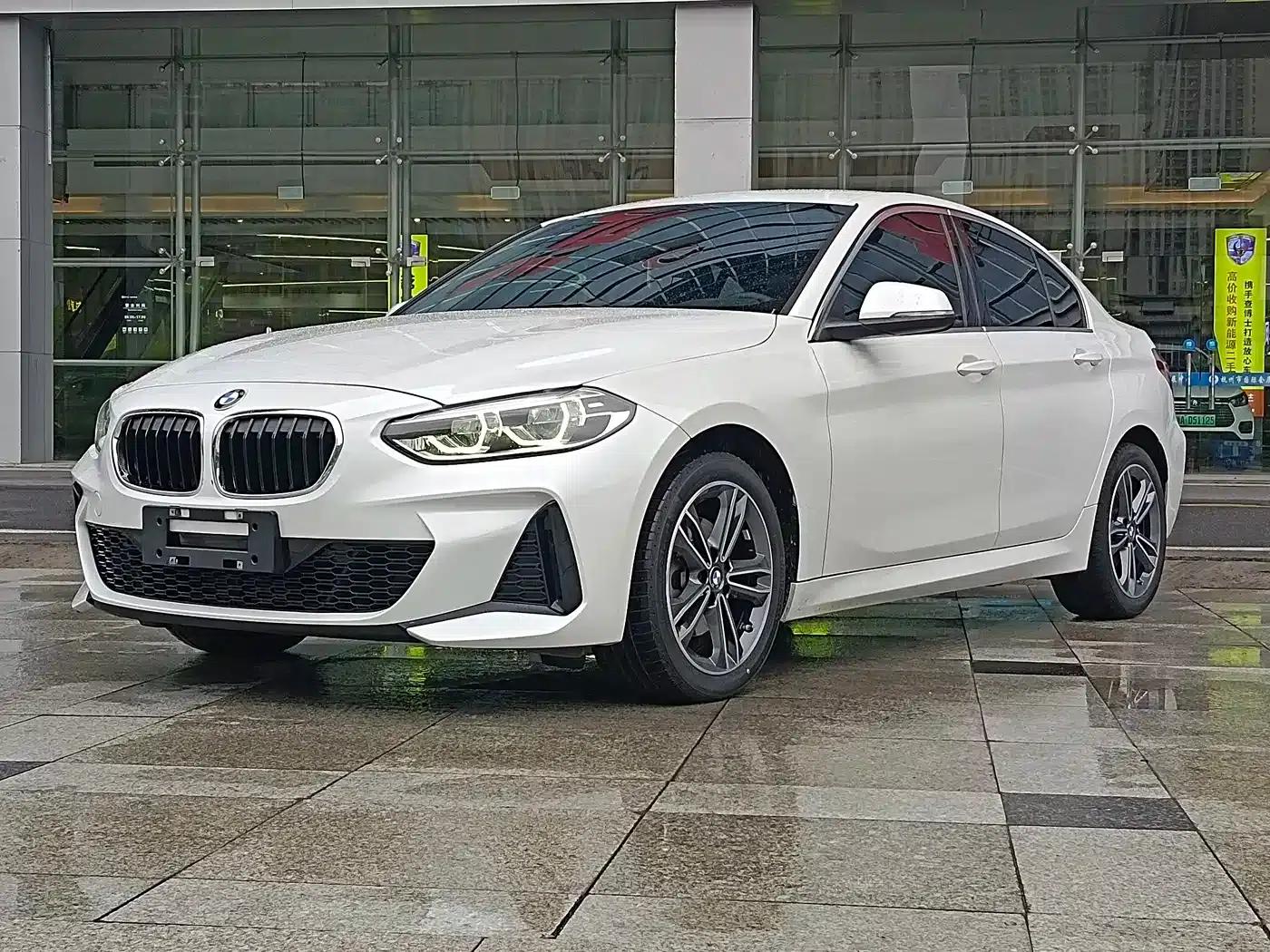 2023 BMW 1 Series 120i M Sport — миниатюра 1